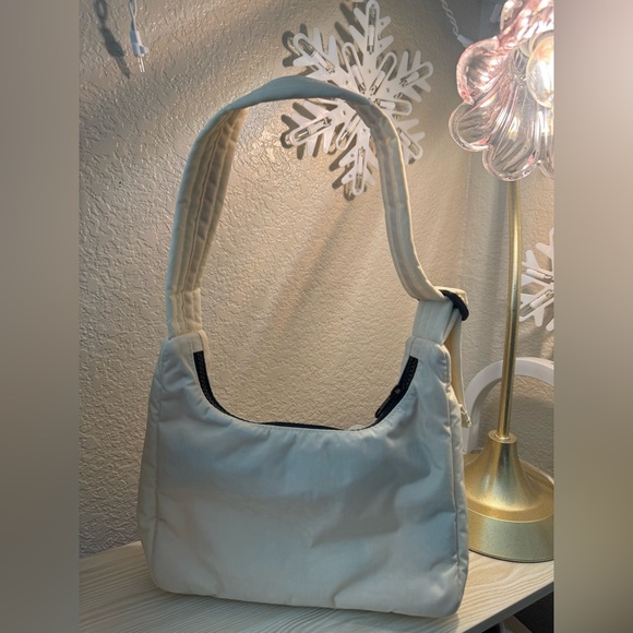 Pre-Owned BAGGU UO Exclusive Mini Nylon Shoulder Bag - Embroidered Cherub - Picture 2 of 2